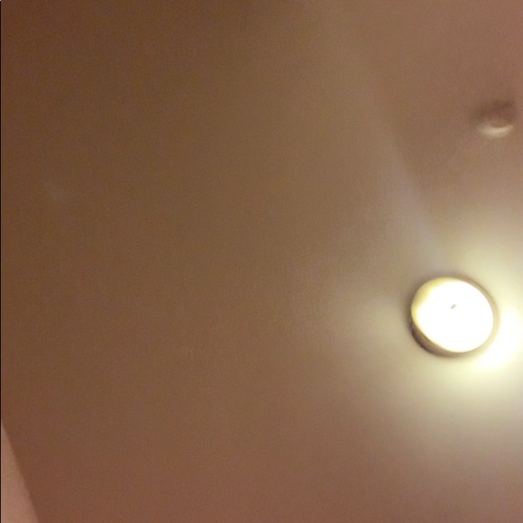 Meet your Posher, Nicole - Picture 1 of 1